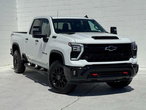 Summit White 2026 Chevrolet Silverado 2500 LT