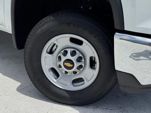 Summit White 2026 Chevrolet Silverado 2500 Crew Cab, Standard Bed, WT, 4WD