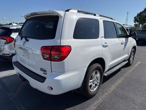 2017 Toyota Sequoia SR5