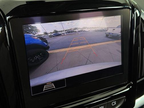 Silver Ice Metallic 2020 Chevrolet Traverse LT Cloth