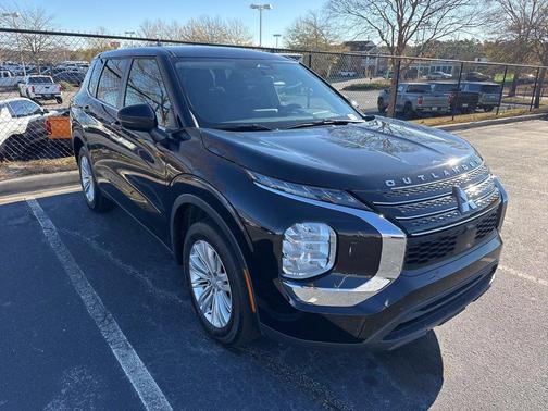 2024 Mitsubishi Outlander ES