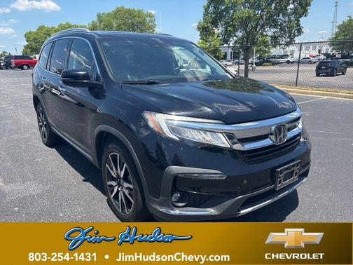 Crystal Black Pearl 2022 Honda Pilot Touring 8-Passenger