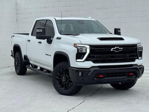 Summit White 2026 Chevrolet Silverado 2500 LTZ