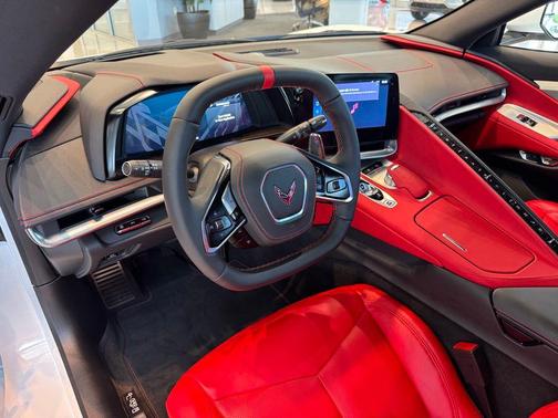 Arctic White 2025 Chevrolet Corvette Stingray w/2LT