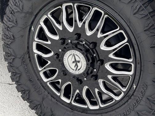 2025 Chevrolet Silverado 3500 LT