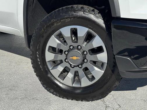 2026 Chevrolet Silverado 2500 Custom