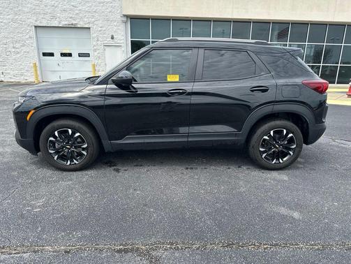 Mosaic Black Metallic 2023 Chevrolet Trailblazer LT