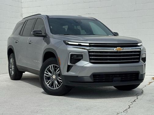 Sterling Gray Metallic 2026 Chevrolet Traverse LT