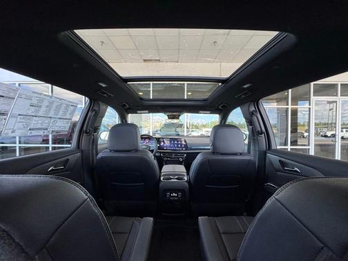 Mosaic Black Metallic 2026 Chevrolet Traverse High Country