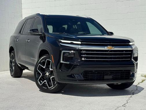 Mosaic Black Metallic 2026 Chevrolet Traverse High Country