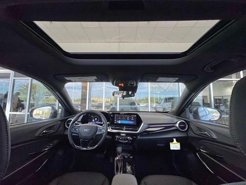 Mosaic Black Metallic 2026 Chevrolet Trax FWD 2RS