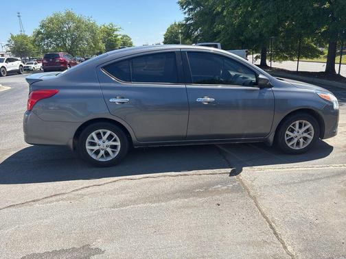Gun Metallic 2019 Nissan Versa 1.6 SV