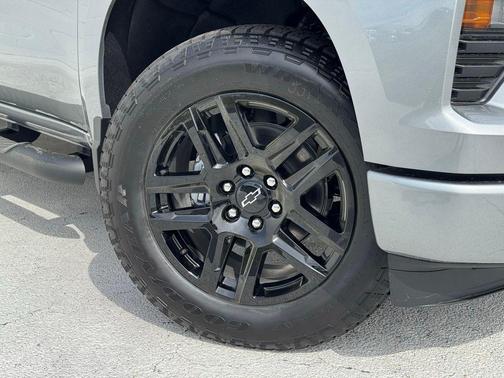 Sterling 2026 Chevrolet Silverado 1500 Custom