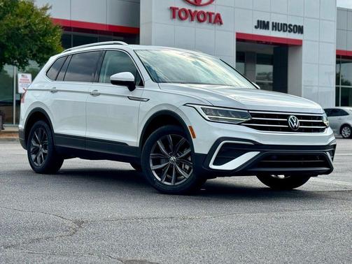 Opal White 2023 Volkswagen Tiguan 2.0T SE