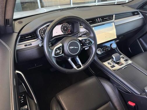 2024 Jaguar F-PACE P250 R-Dynamic S