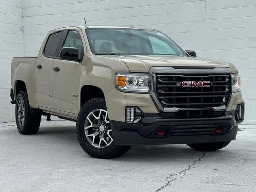 Desert Sand Metallic 2022 GMC Canyon AT4
