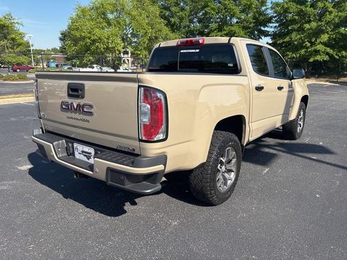 Desert Sand Metallic 2022 GMC Canyon AT4