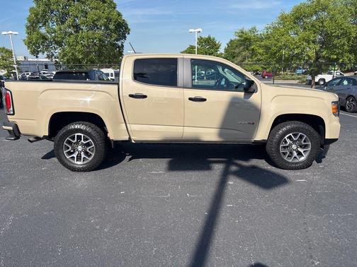 Desert Sand Metallic 2022 GMC Canyon AT4
