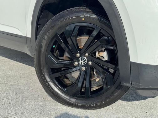 2022 Volkswagen Atlas 3.6L SE w/Technology