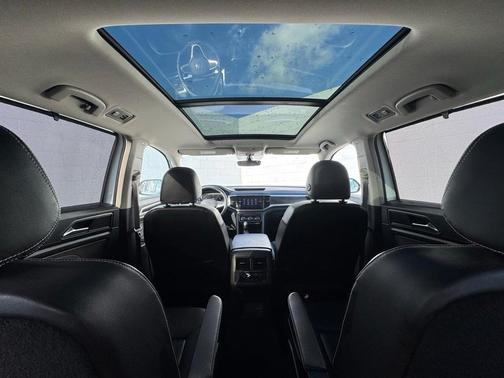 2022 Volkswagen Atlas 3.6L SE w/Technology