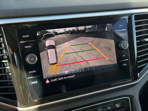 2022 Volkswagen Atlas 3.6L SE w/Technology