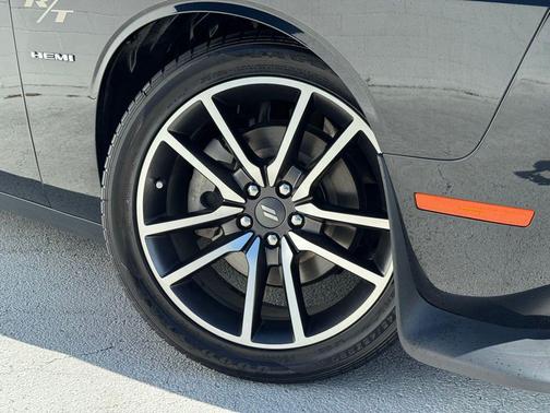 Pitch Black Clearcoat 2021 Dodge Challenger R/T