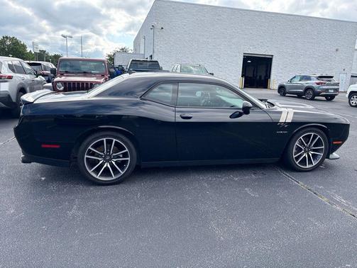 Pitch Black Clearcoat 2021 Dodge Challenger R/T