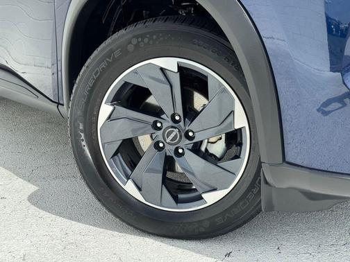 Deep Ocean Blue Pearl 2024 Nissan Rogue SV