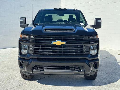 Black 2026 Chevrolet Silverado 2500 Custom