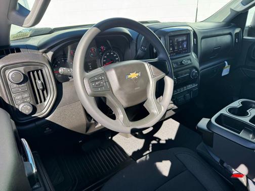 Black 2026 Chevrolet Silverado 2500 Custom
