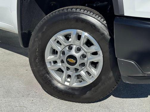 Summit White 2026 Chevrolet Silverado 2500 WT