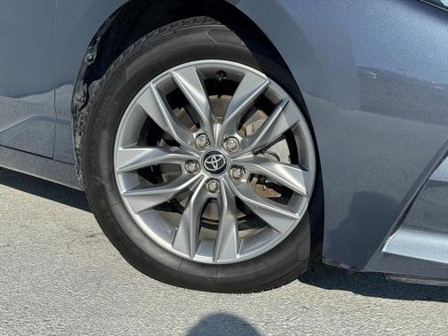 2022 Toyota Avalon XLE