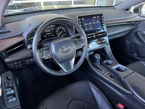 2022 Toyota Avalon XLE