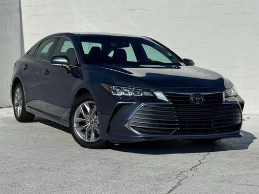 2022 Toyota Avalon XLE