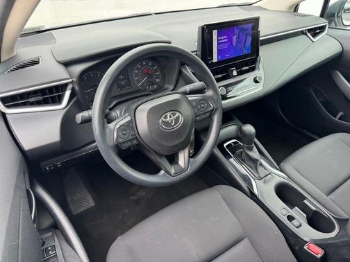 Ice 2024 Toyota Corolla LE