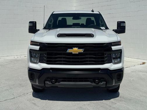 Summit White 2026 Chevrolet Silverado 2500 WT