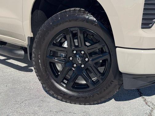 Summit White 2026 Chevrolet Silverado 1500 RST