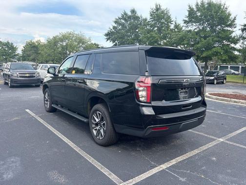 Black 2024 Chevrolet Suburban 4WD Z71