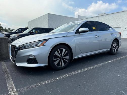 2022 Nissan Altima 2.5 SV