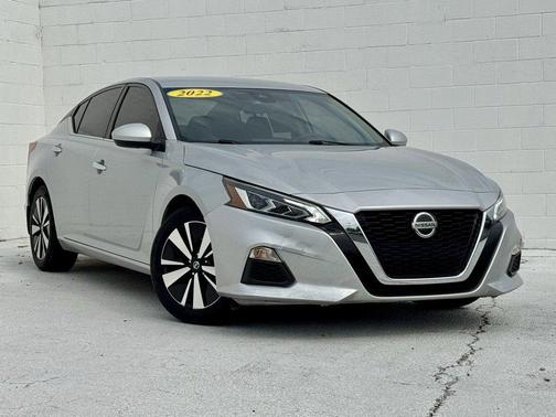 2022 Nissan Altima 2.5 SV