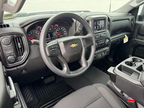 Summit White 2026 Chevrolet Silverado 2500 Custom