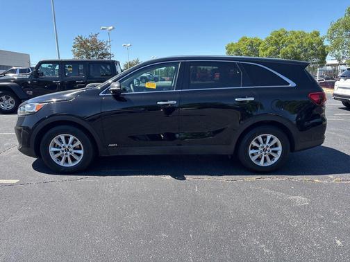 Ebony Black 2019 Kia Sorento LX