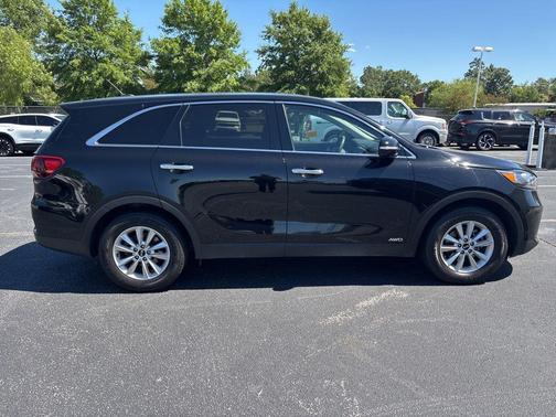 Ebony Black 2019 Kia Sorento LX