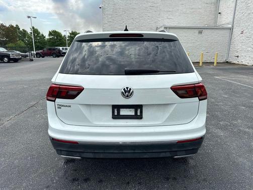 Pure White 2020 Volkswagen Tiguan 2.0T SE
