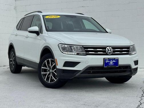 Pure White 2020 Volkswagen Tiguan 2.0T SE