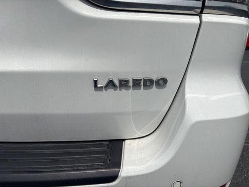 2022 Jeep Grand Cherokee Laredo