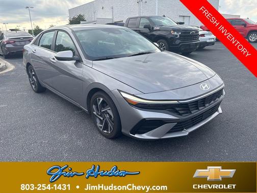 Fluid Metal 2025 Hyundai ELANTRA SEL