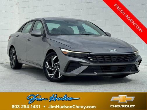 Fluid Metal 2025 Hyundai ELANTRA SEL