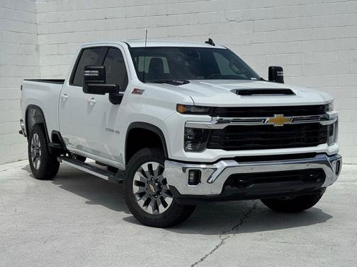 Summit White 2026 Chevrolet Silverado 2500 LT