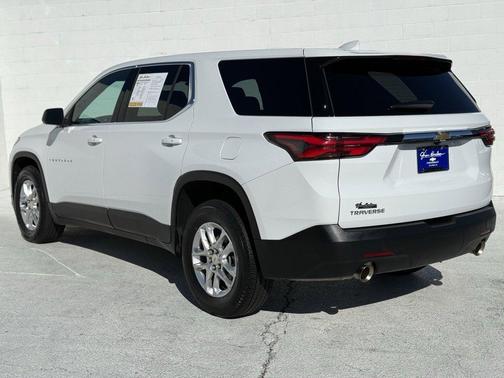 2023 Chevrolet Traverse LS